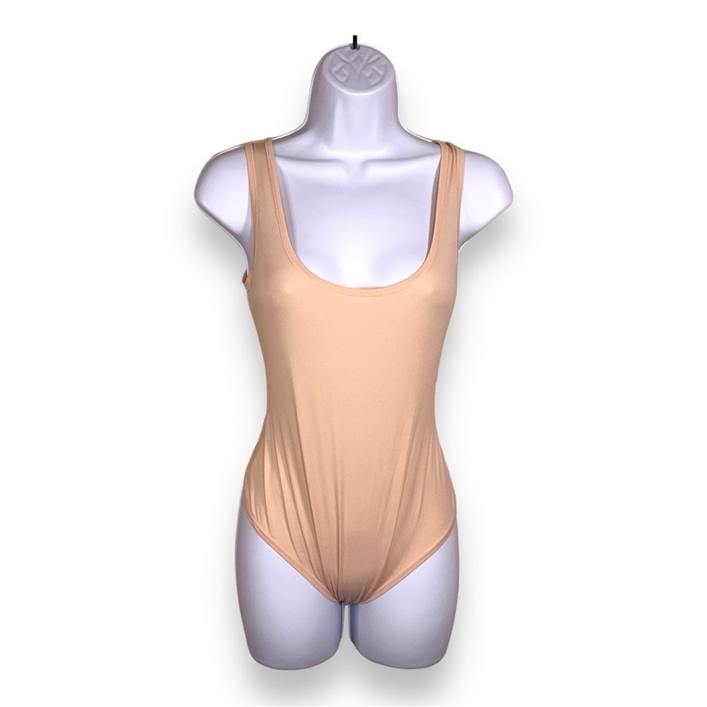 NEW SMALL FELINA PINK BODYSUIT THONG STYLE SLEEVELESS SCOOP NECKINE
